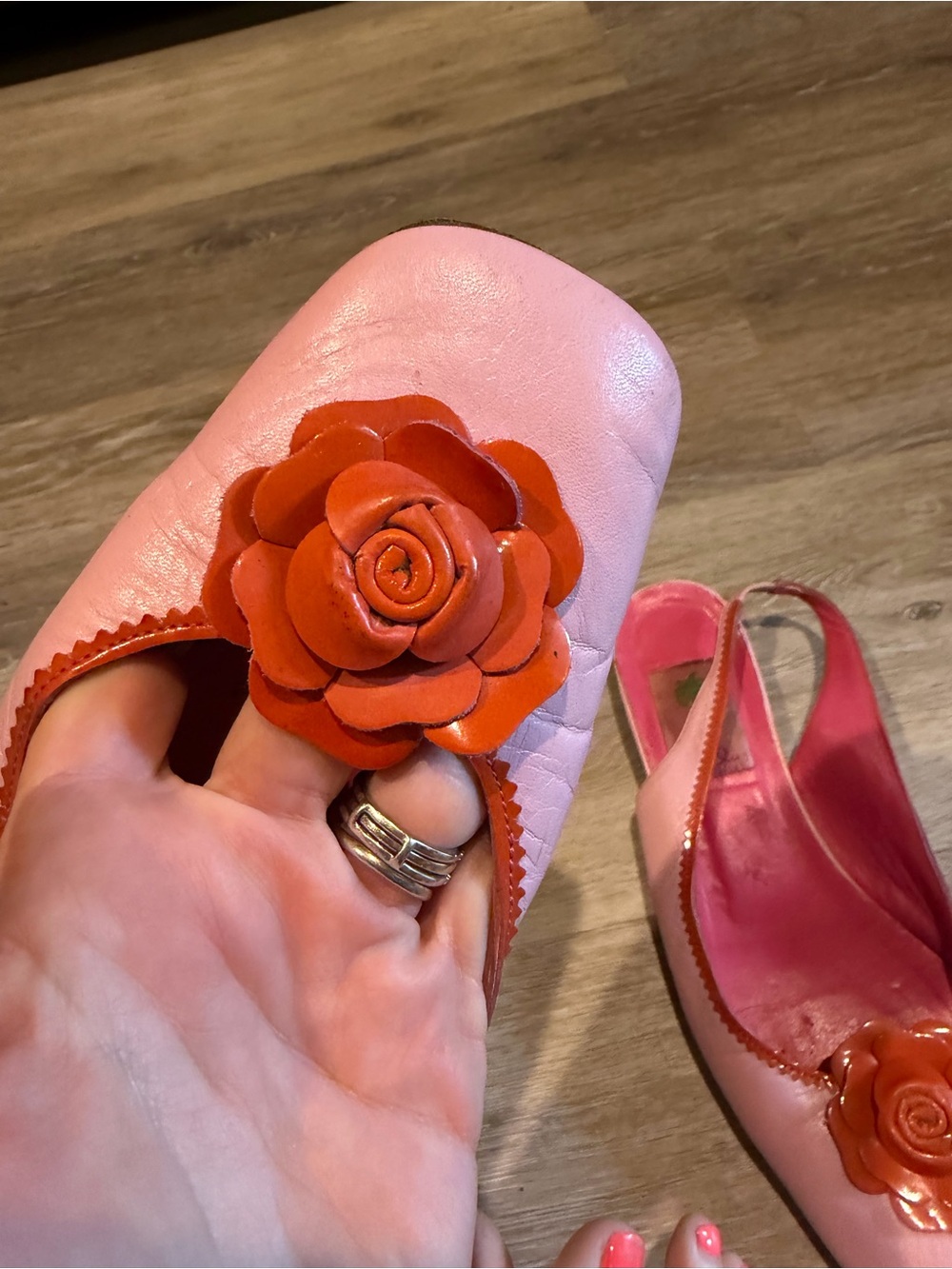 Vintage Lilly Pulitzer Pink Slingback Mules with Red Floral Accent 🩷 - Picture 5 of 16